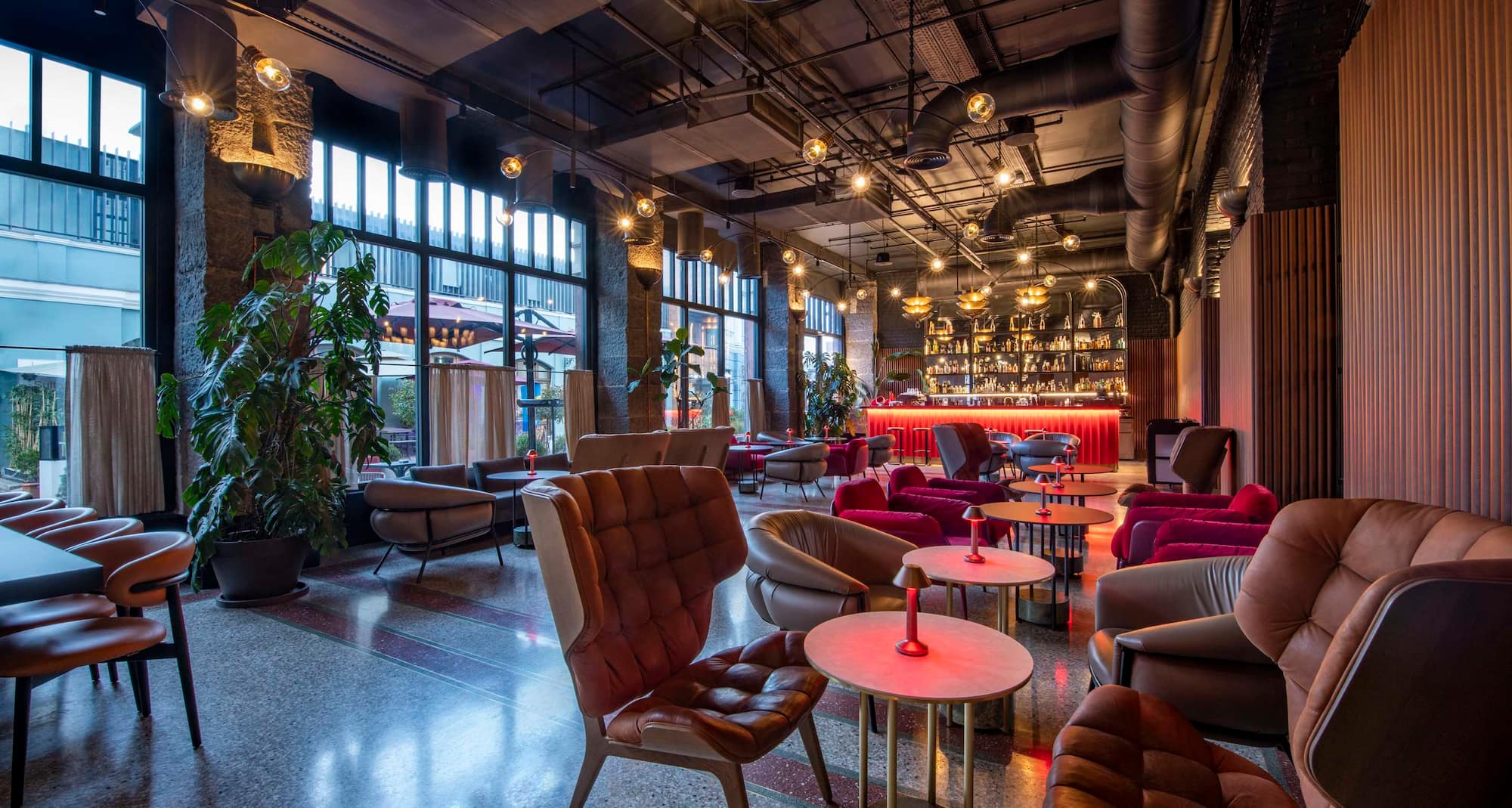 Radisson RED Tbilisi - RED Bar