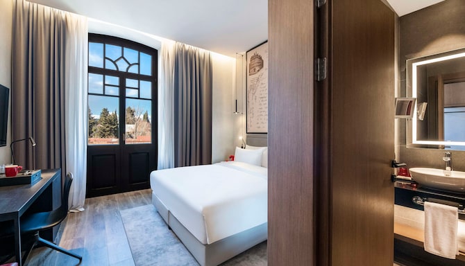 Radisson RED Tbilisi - Удобства в номерах