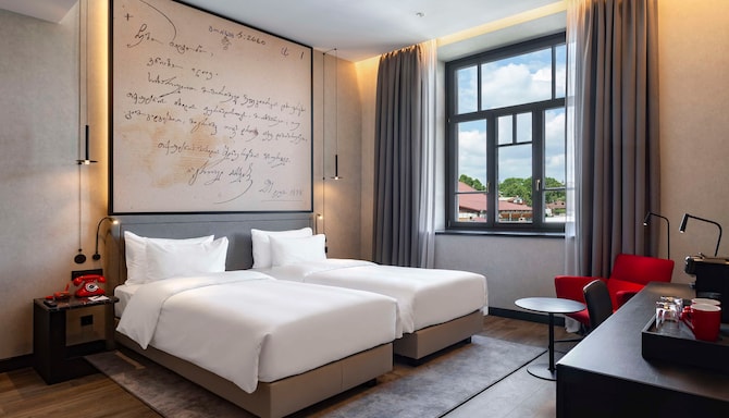 Radisson RED Tbilisi - Гостевые номера