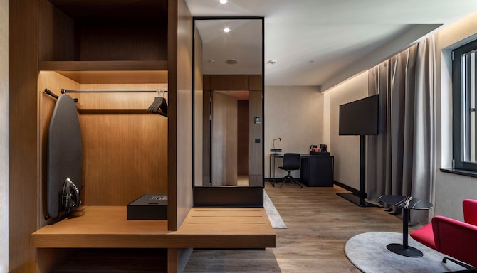 Radisson RED Tbilisi - Гостевые номера