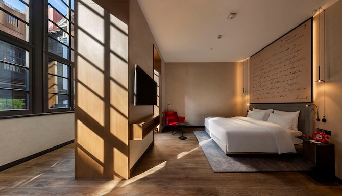 Radisson RED Tbilisi - Гостевые номера