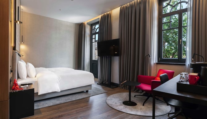 Radisson RED Tbilisi - Гостевые номера