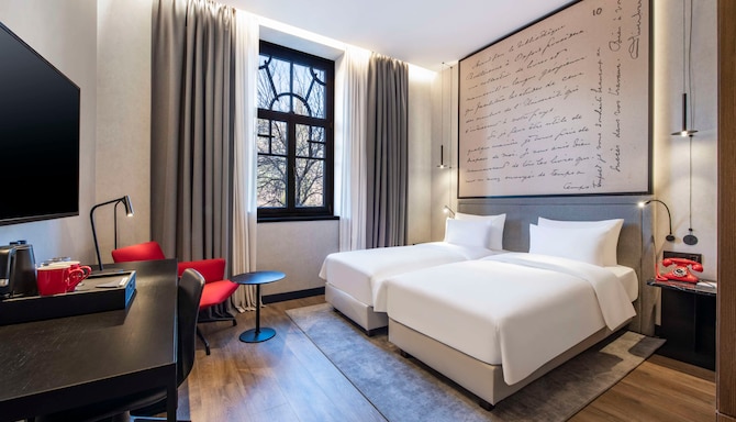 Radisson RED Tbilisi - Гостевые номера