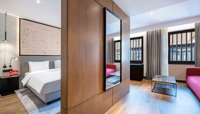 Radisson RED Tbilisi - Гостевые номера
