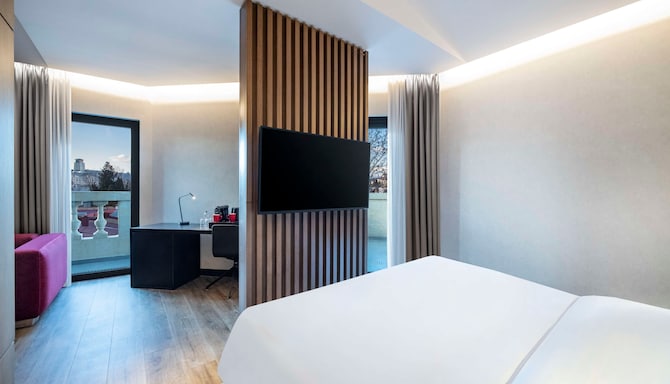 Radisson RED Tbilisi - Люкс