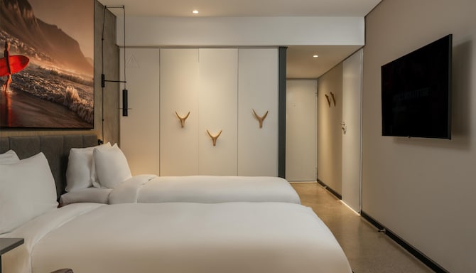 Radisson RED V&A Waterfront, Cape Town - Standard Room