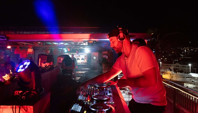 Radisson RED V&A Waterfront, Cape Town - A