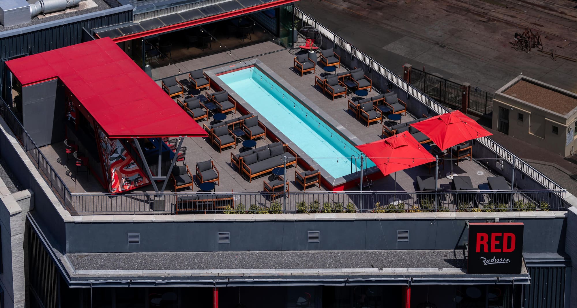 Radisson RED VandA Waterfront, Cape Town - RED Rooftop