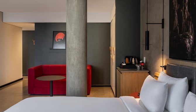 Radisson RED V&A Waterfront, Cape Town - Junior Suite - V&A View & Balcony