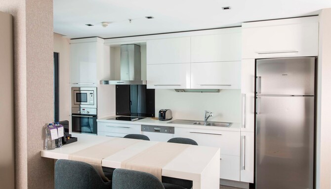 Radisson Residences Avrupa TEM Istanbul - Гостевая комната кухня / кухонный уголок