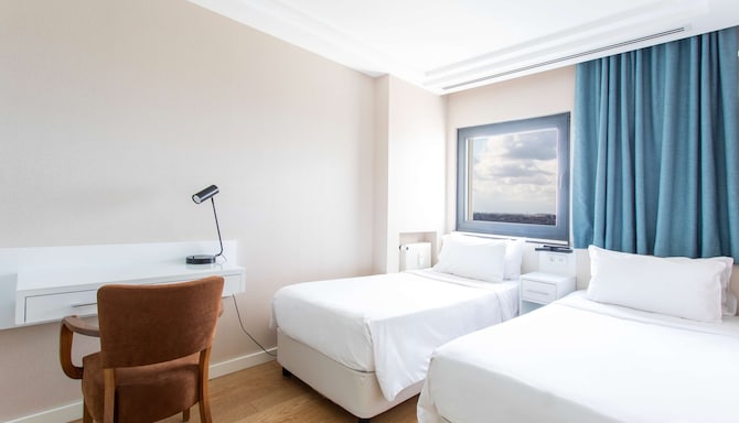 Radisson Residences Avrupa TEM Istanbul - Гостевые номера