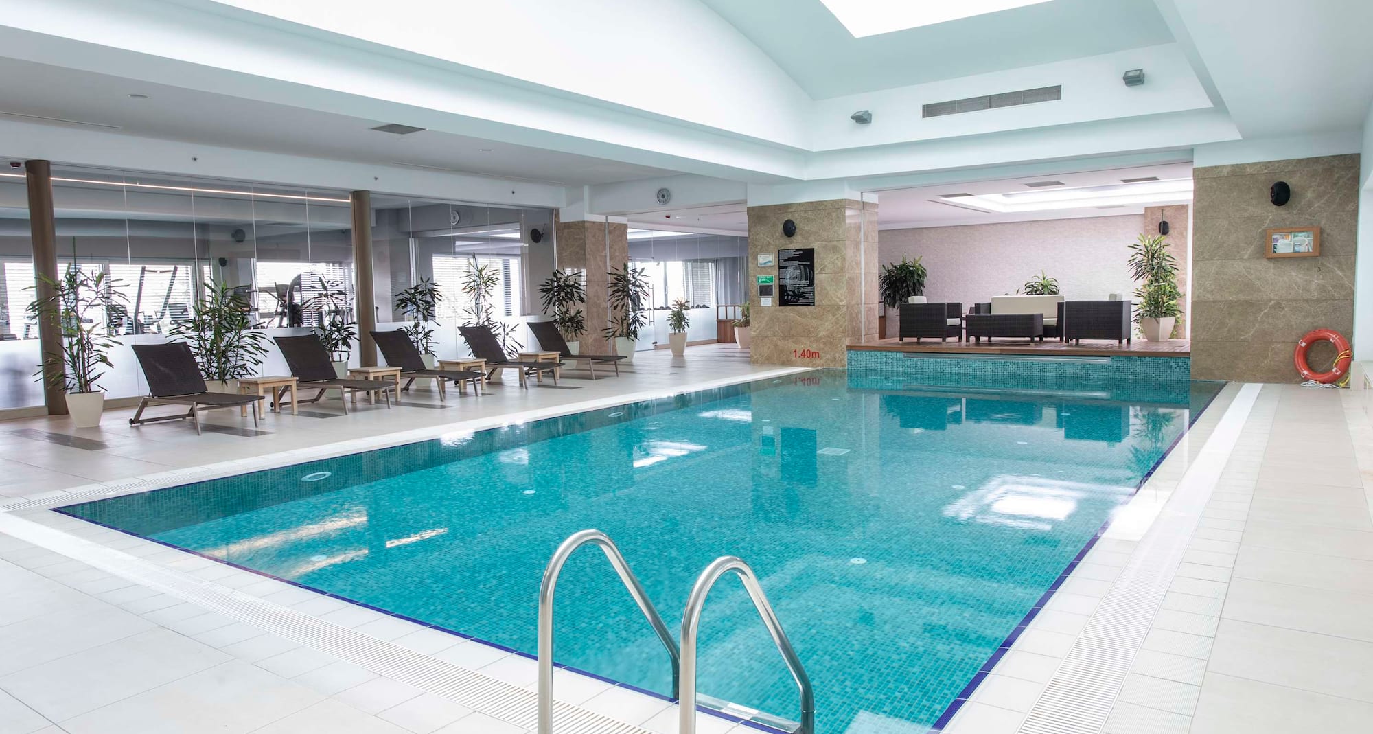 Radisson Residences Avrupa TEM Istanbul - Indoor Pool