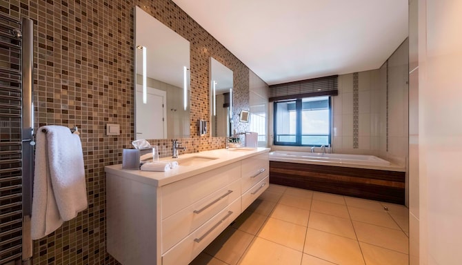 Radisson Residences Avrupa TEM Istanbul - Гостевая комната с ванной