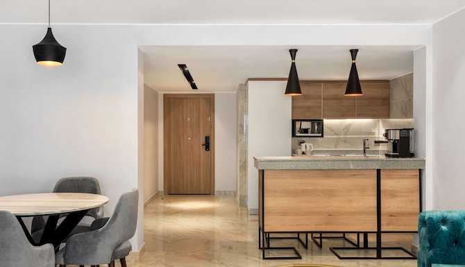 Radisson Residences Cairo Heliopolis - مطبخ غرفة ضيوف / مطبخ صغير