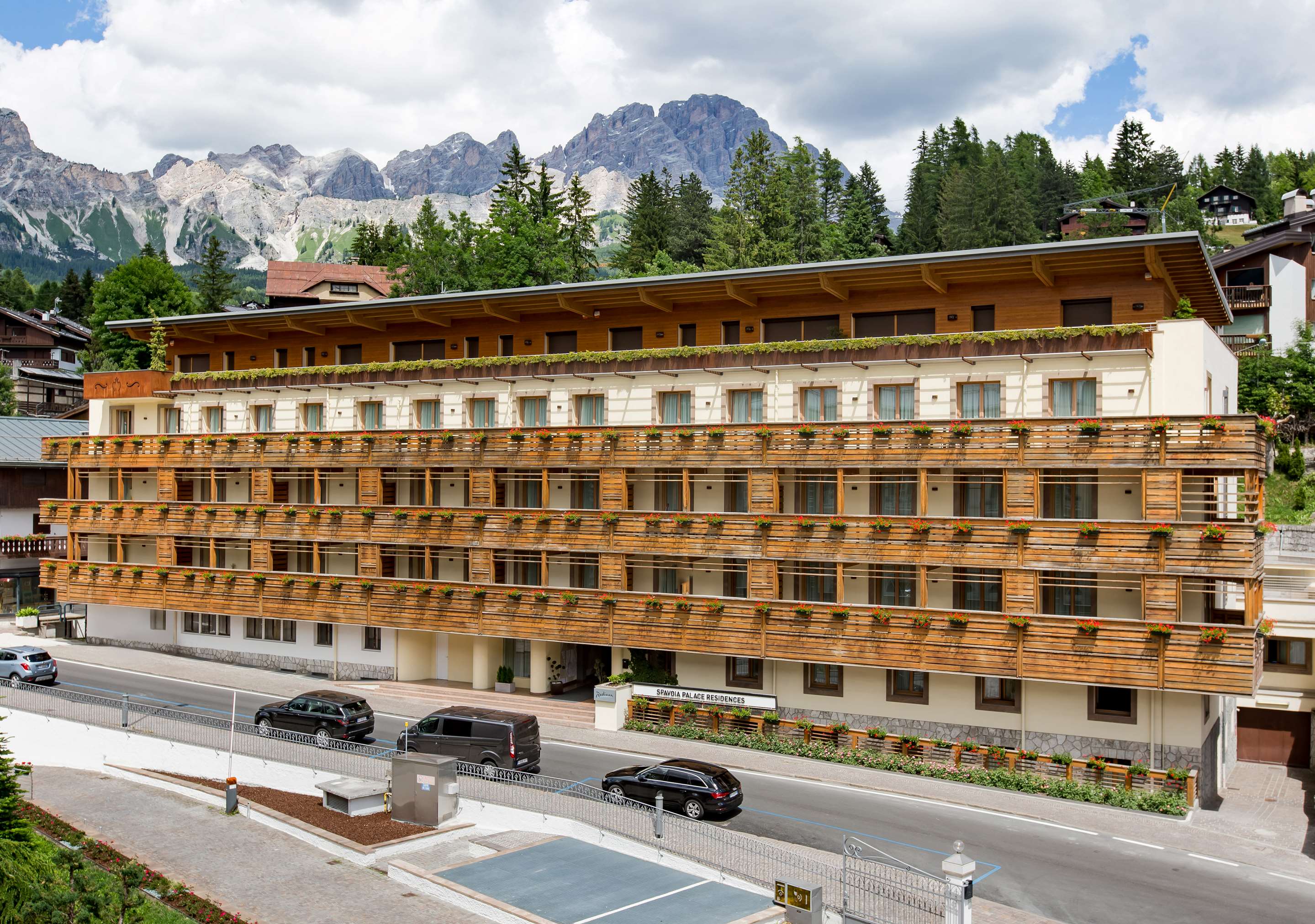 Radisson Residences Savoia Palace Cortina d Ampezzo - Hotel Facade