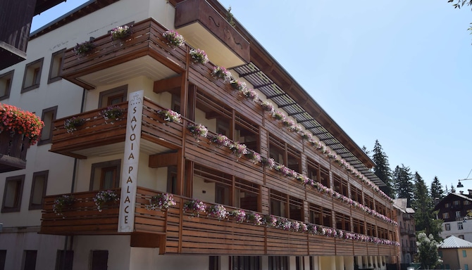 Radisson Residences Savoia Palace Cortina d’Ampezzo hotel exterior
