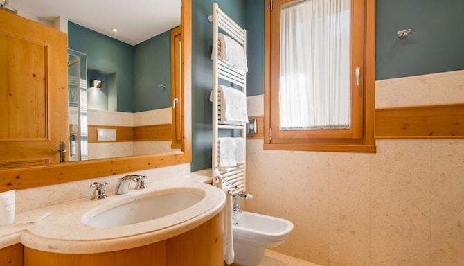 Radisson Residences Savoia Palace Cortina d'Ampezzo - Apartment Bilo