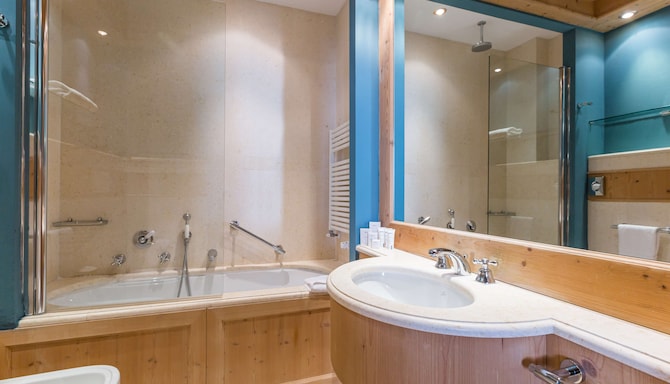 Radisson Residences Savoia Palace Cortina d'Ampezzo - Bathroom