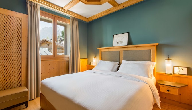 Radisson Residences Savoia Palace Cortina d'Ampezzo - Apartment - Cristallo view