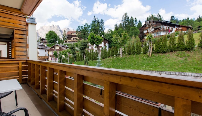 Radisson Residences Savoia Palace Cortina d'Ampezzo - Apartment with Balcony