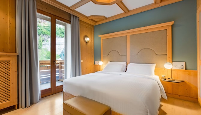 Radisson Residences Savoia Palace Cortina d'Ampezzo - Apartment Bilo - Cristallo view