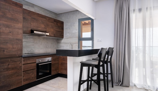 Radisson Residences Taghazout Bay - مطبخ غرفة ضيوف / مطبخ صغير