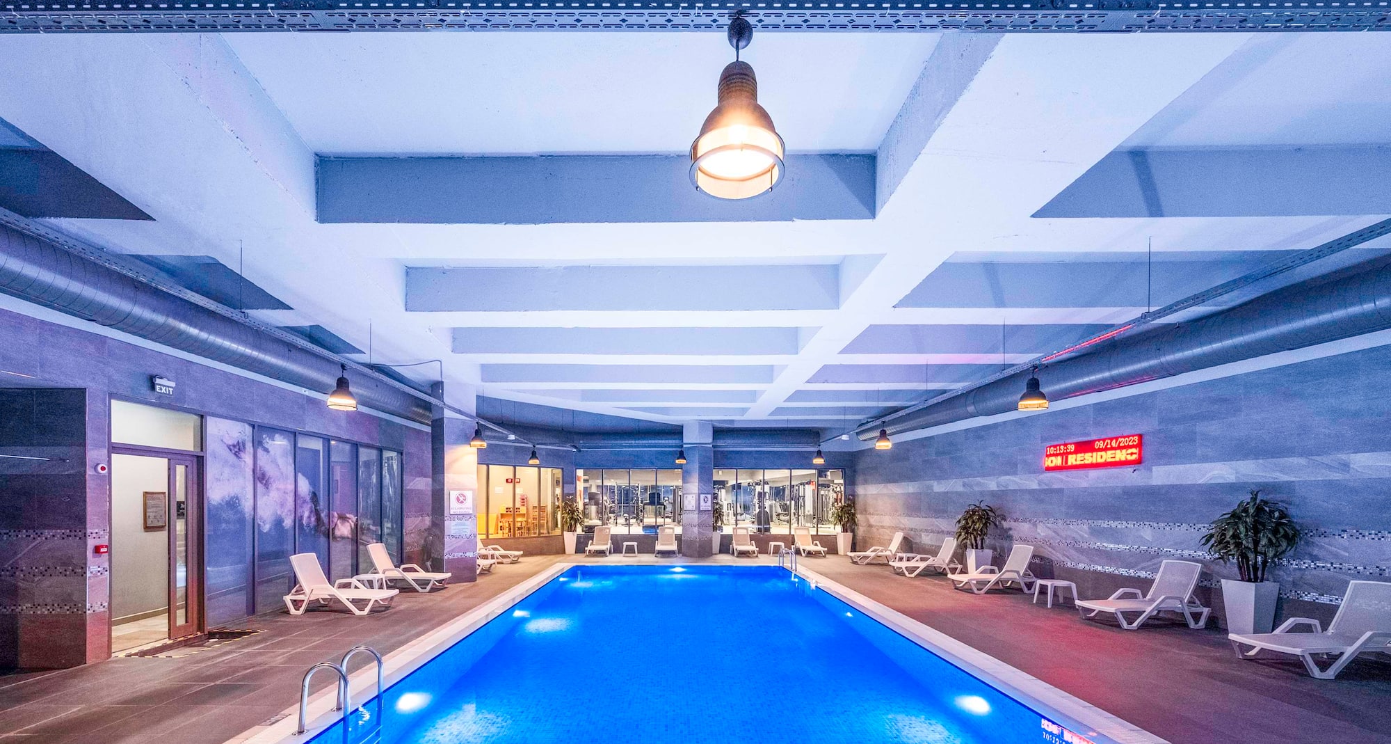 Radisson Residences Vadistanbul - Indoor Pool