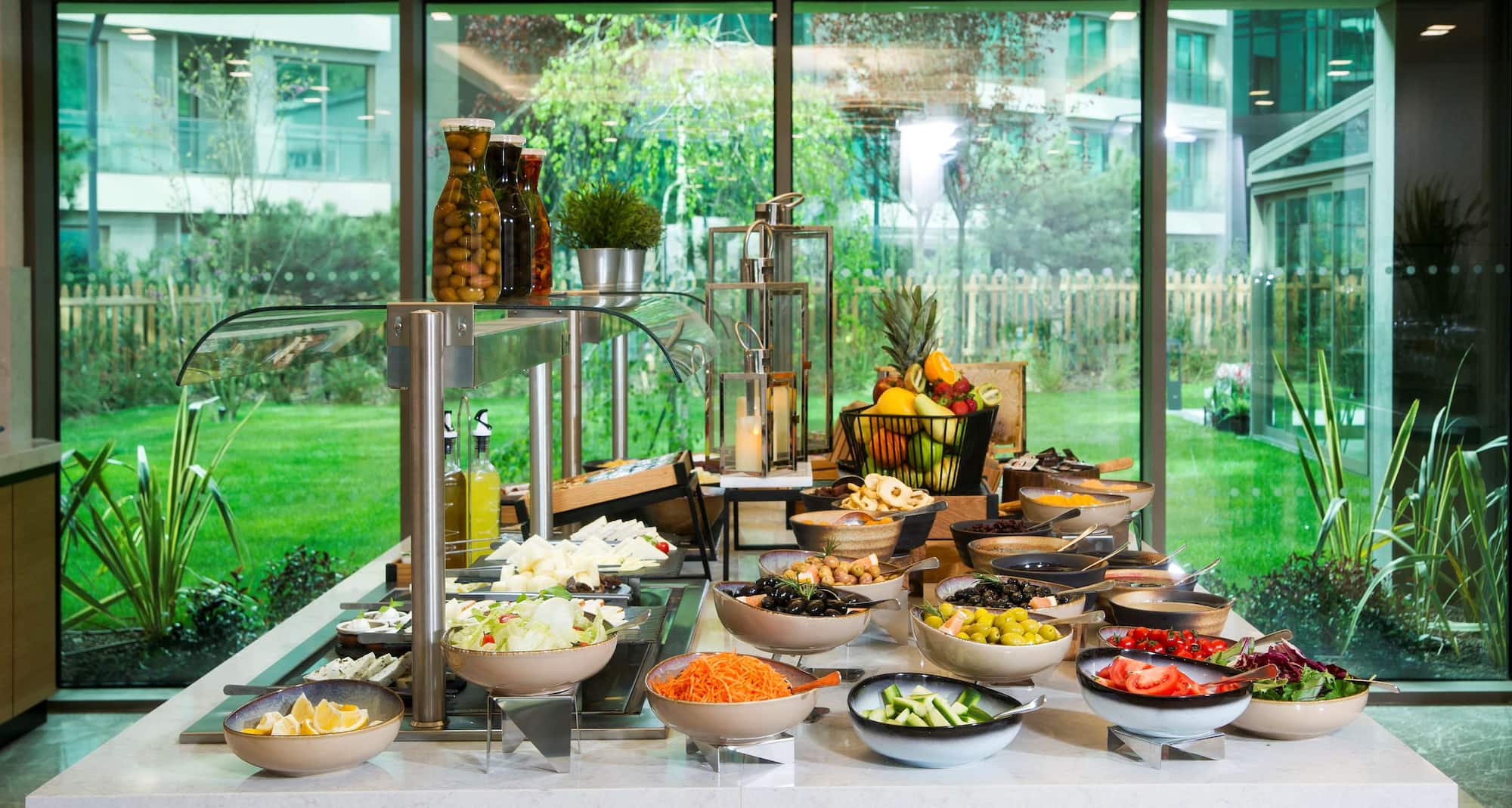 Radisson Residences, Vadistanbul - Vadigarden breakfast hall