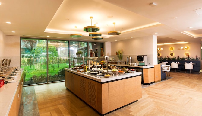 Radisson Residences, Vadistanbul - Vadigarden breakfast hall