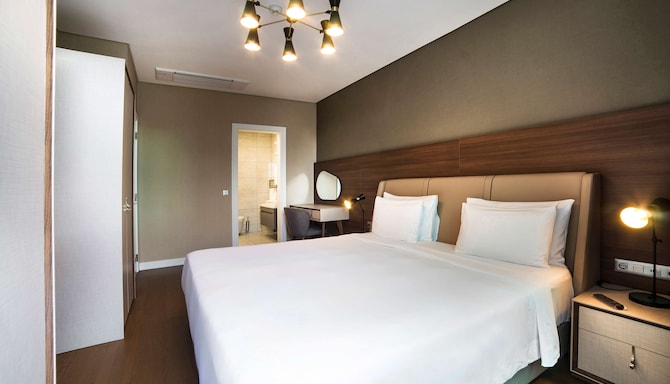 Radisson Residences Vadistanbul - Apartment master bedroom