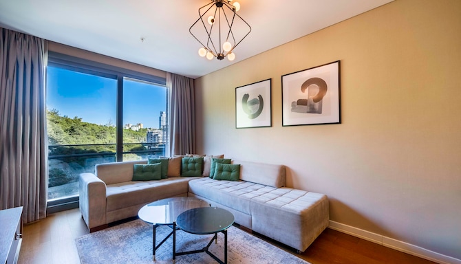 Radisson Residences Vadistanbul - Apartment living room