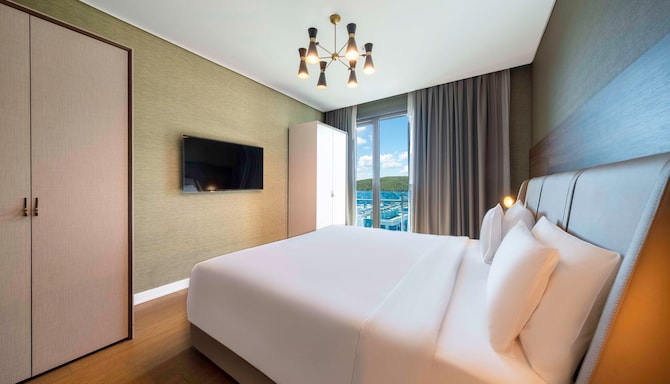Radisson Residences Vadistanbul - Apartment bedroom