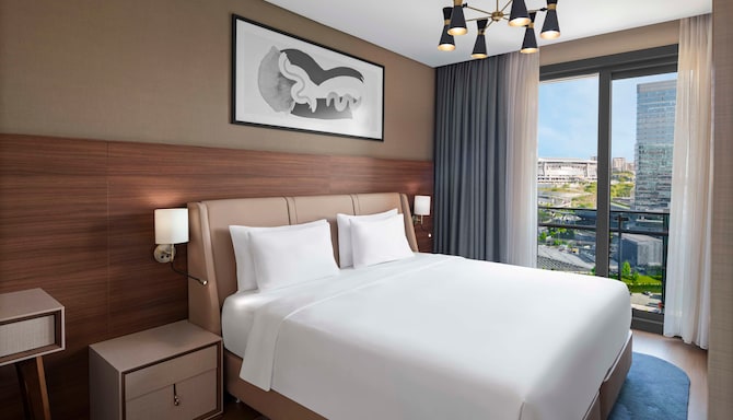 Radisson Residences Vadistanbul - Penthouse master bedroom