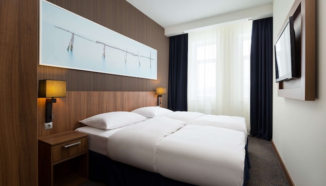 Radisson Residences, Zavidovo - Bedroom with twin beds