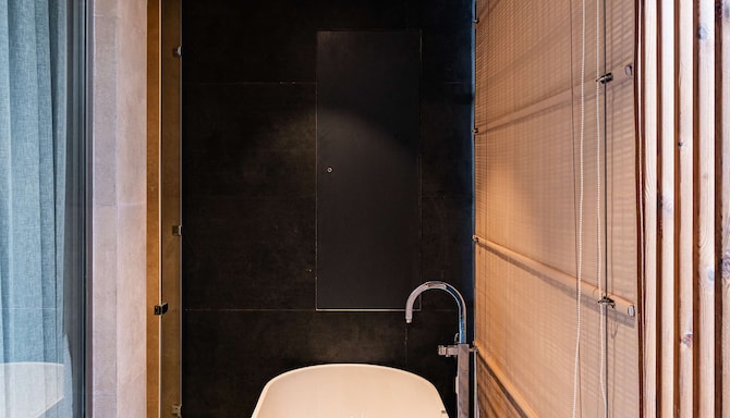 Radisson Resort and Spa Lonavala - Deluxe Room King Bed with bathtub
