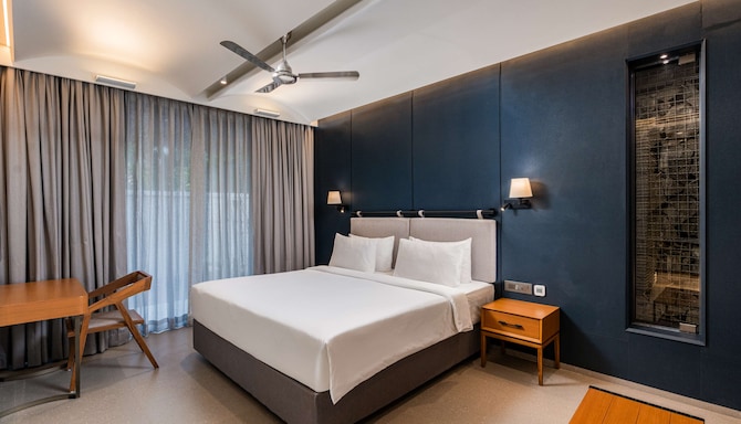 Radisson Resort and Spa Lonavala - The Garden Room bedroom