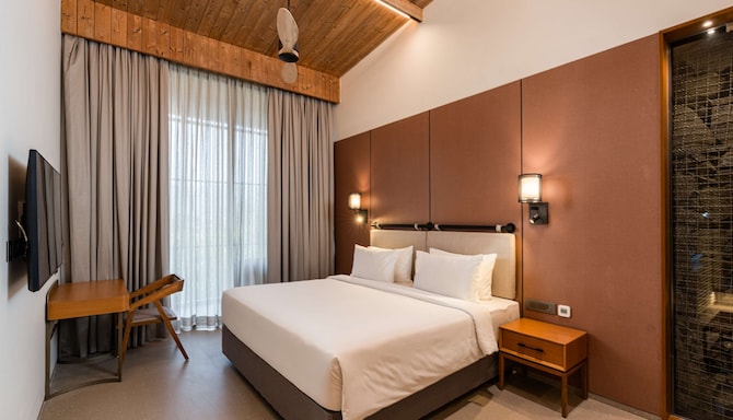 Radisson Resort and Spa Lonavala - Premium Room with whirlpool