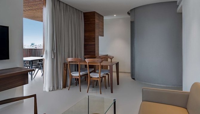 Radisson Resort and Spa Lonavala - The Samrat Presidential Suite living room