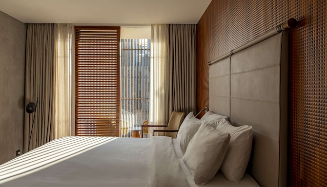 Radisson Resort and Spa Lonavala - Presidential Suite bedroom