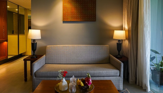 Radisson Resort and Spa Lonavala - Junior Suite sofa