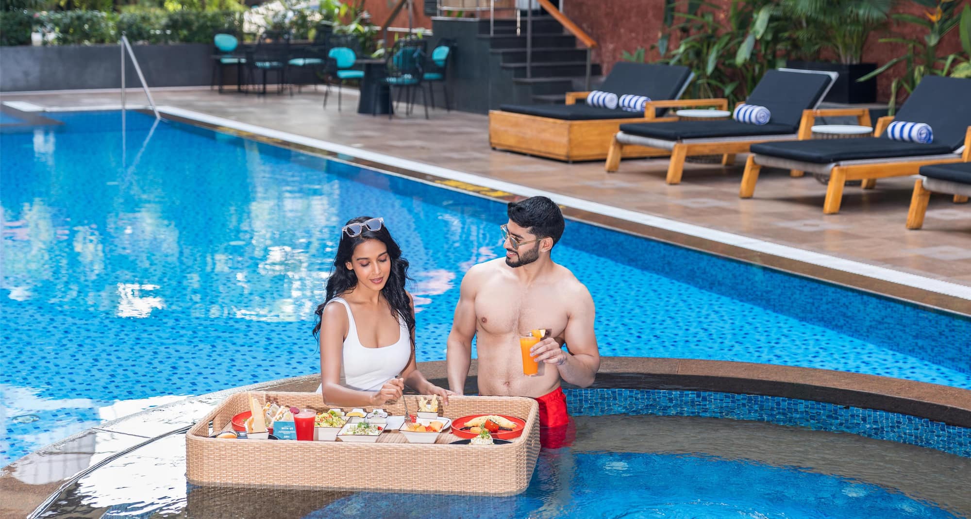 Radisson Resort Goa Baga - Floating Pool