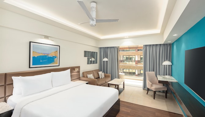 Radisson Resort Goa Baga - Executive Suite Bedroom