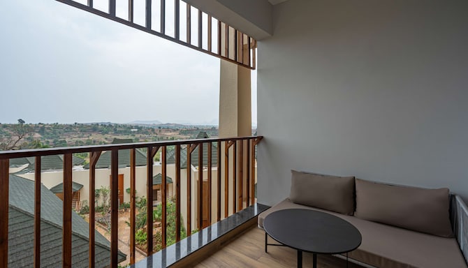 Radisson Resort Hatgad Saputara - Executive Suite Balcony
