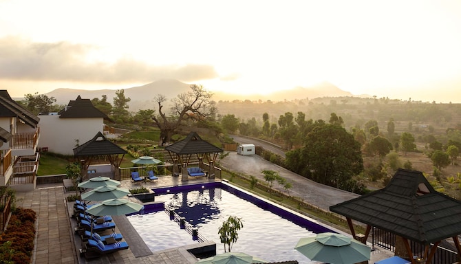 Radisson Resort Hatgad Saputara - Pool