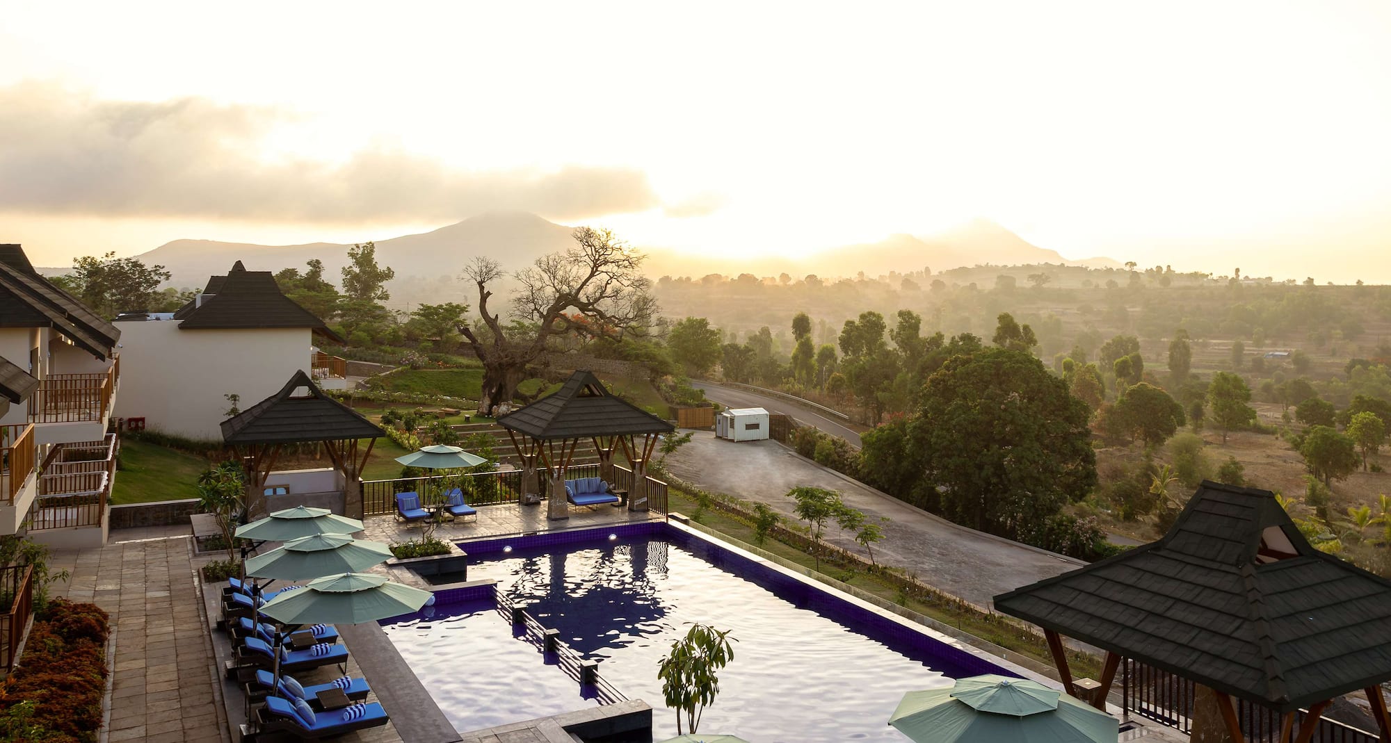 Radisson Resort Hatgad Saputara - Pool