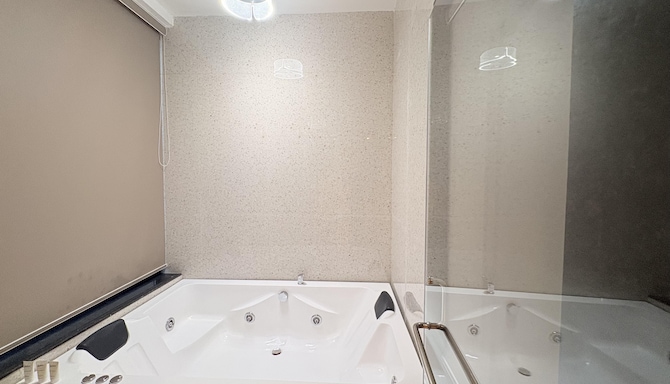 Radisson Resort Hatgad Saputara - Presidential Suite