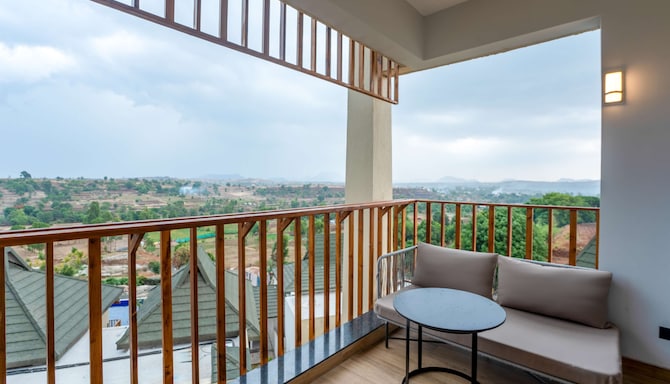 Radisson Resort Hatgad Saputara - Villa balcony