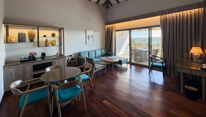 Radisson Resort Hatgad Saputara - Presidential Suite