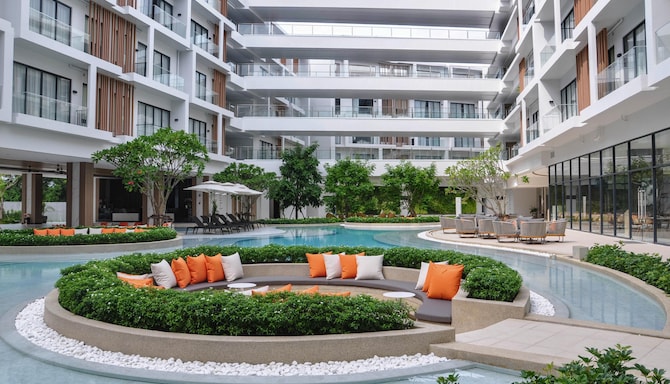 Radisson Resort Layan Phuket - Pool lounge and hotel view