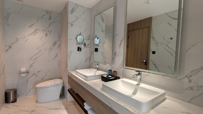 Radisson Resort Layan Phuket - Deluxe Room - Pool View